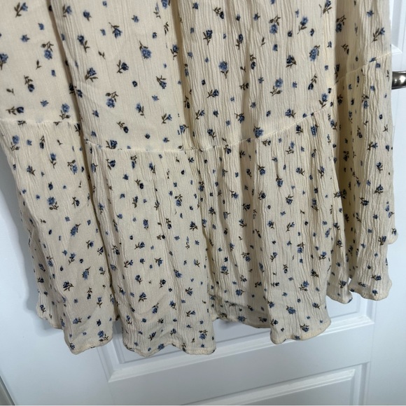 AMERICAN EAGLE FLOWER SUNDRESS WITH BUTTON AND TIE NECKLINE DETAILING - Picture 4 of 13